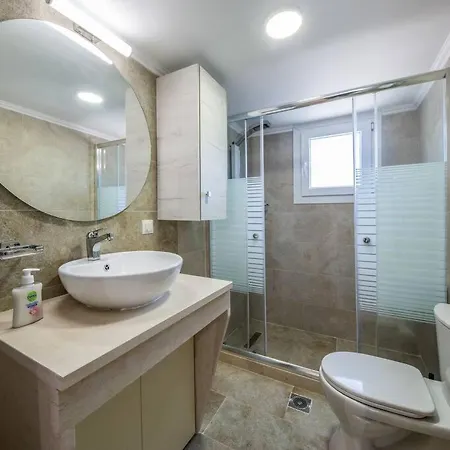 Family Portes With Panoramic View! Vila