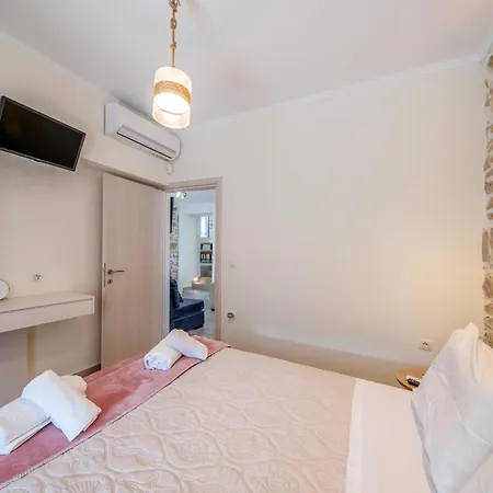 Family Portes With Panoramic View! Villa Pithos