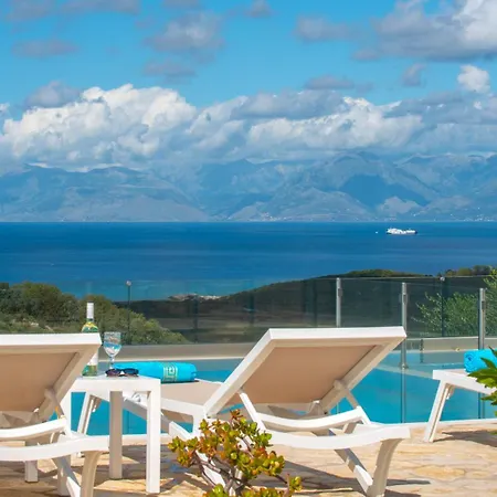 Family Portes With Panoramic View! Pithos