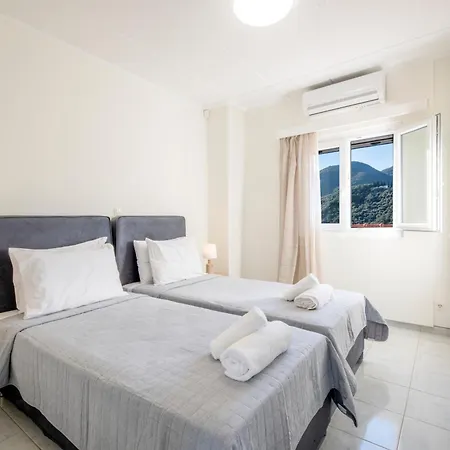 Family Portes With Panoramic View! * Pithos