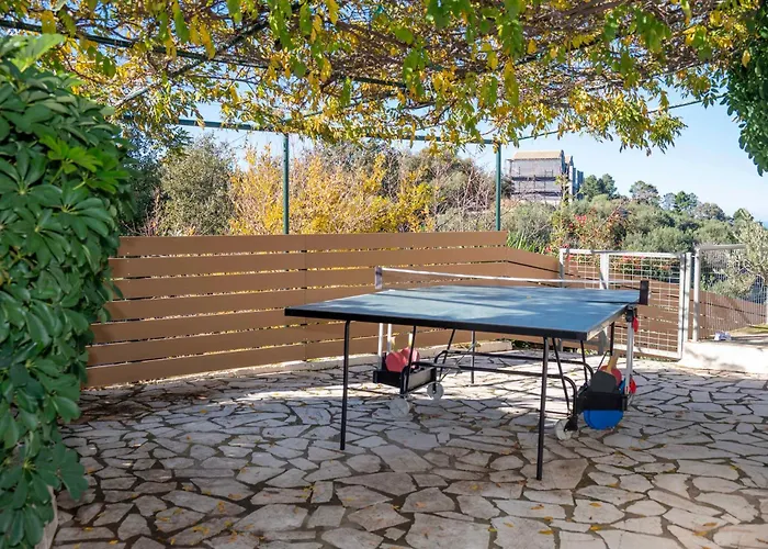 Family Portes With Panoramic View!