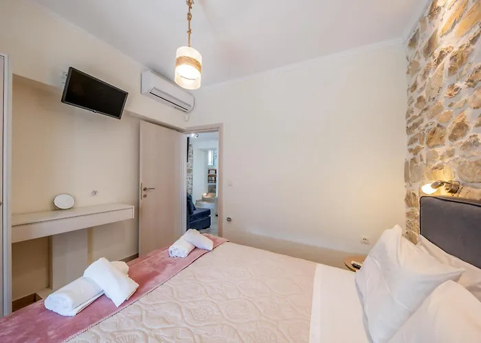 Family Portes With Panoramic View! Villa Pithos