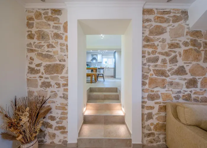 Family Portes With Panoramic View! Pithos