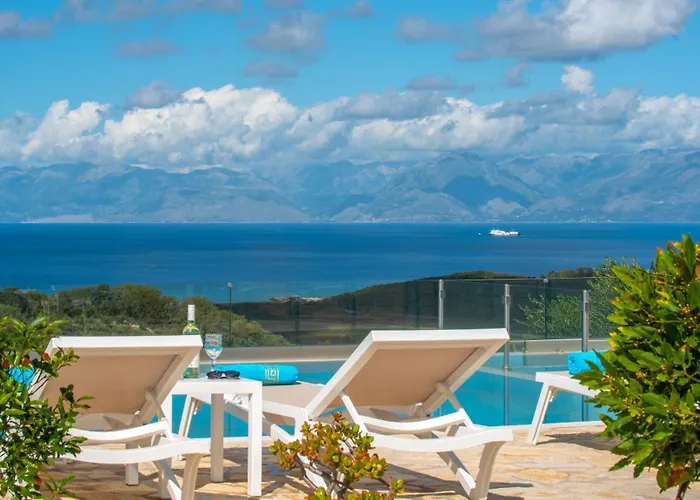 Family Portes With Panoramic View! Pithos