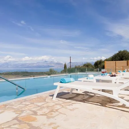 Family Portes With Panoramic View! Pithos