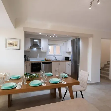 Family Portes With Panoramic View!