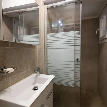 Family Portes With Panoramic View! * Pithos